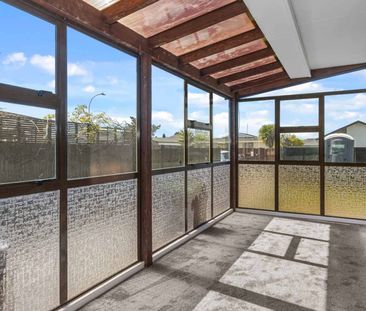 Family Home In Parklands - Photo 2