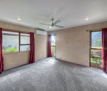 Charming 3-Bedroom Family Home for Lease in Farm Cove - Photo 6