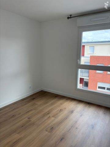 RESIDENCE NEUVE : F2 TERRASSE ASCENSEUR PARKING - Photo 2