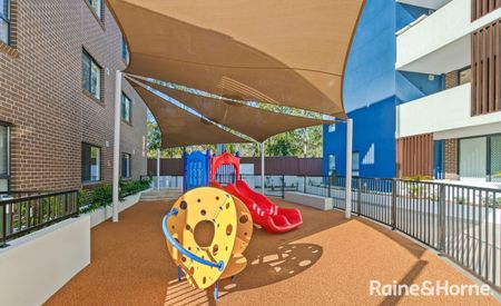 Modern Apartment with Study in Convenient Rouse Hill Location - Photo 5