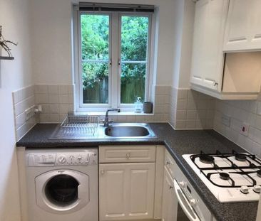 Coopers Court, Gidea Park, RM2 6GD, Property for rent - Photo 3