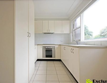 Strathfield - Photo 3