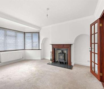 Stewards Close, Epping, CM16 - Photo 3