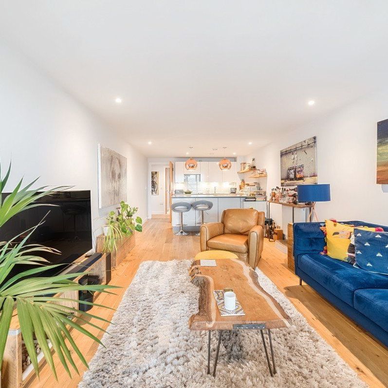 Seren Park Gardens, London, SE3 - Photo 1