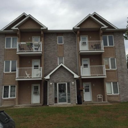 4 1/2 style Condo tranquille 50+ - Photo 4