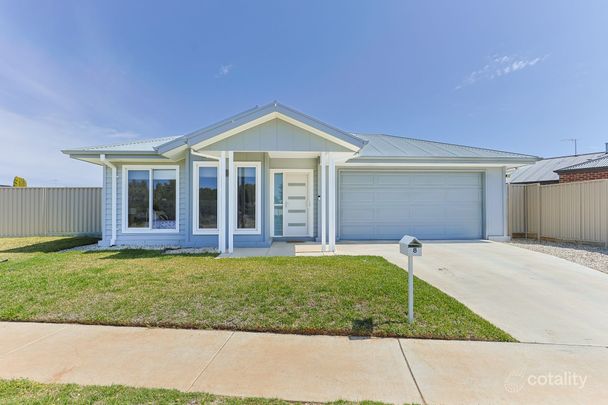 4 Bedroom Home In Court Location Close To School & Mildura Central Plaza - Photo 1