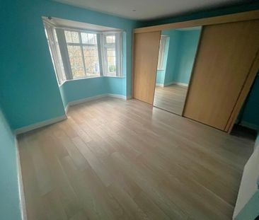 4 bedroom semi-detached house to rent - Photo 3