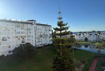 Alquiler de piso en Avenida Costa del Sol, 2