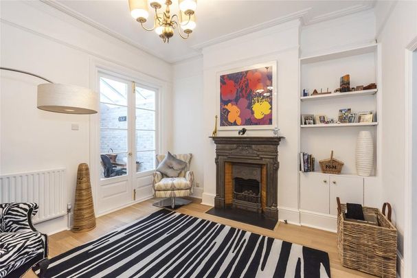 4 bedroom end of terrace house to rent - Photo 1