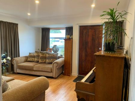 Glorious on Glenpark - Photo 2