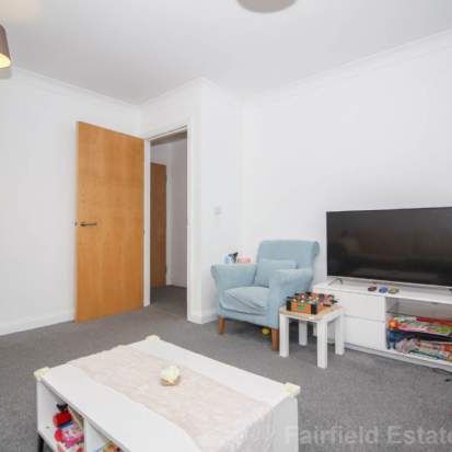 2 bedroom property to rent in Watford - Photo 1