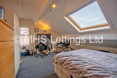 7 Bedroom End Terraced House for rent in The Village Street - Photo 2