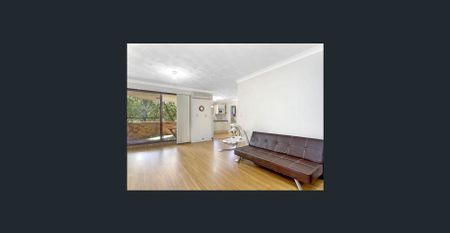 SPACIOUS TWO-BEDROOM APARTMENT! - Photo 3