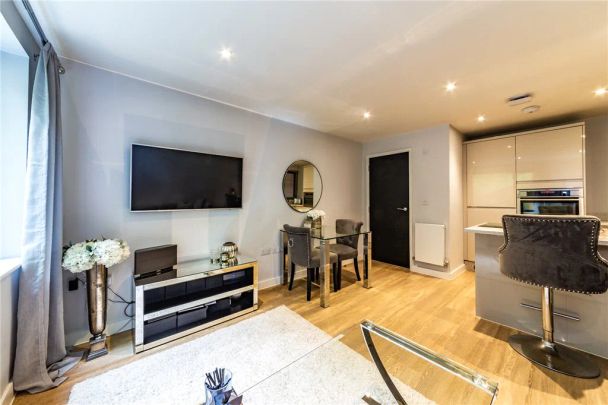 1 Bed, Apartment - Photo 1