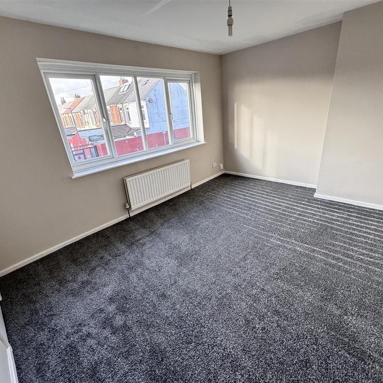 3 bedroom semi-detached house to rent - Photo 1