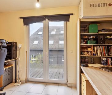 Duplex-appartement met extra zolderkamer + garagebox in het centrum! - Foto 6