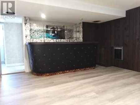 5495 BANK STREET - Photo 2