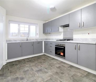 2 bedroom semi-detached house to rent - Photo 3
