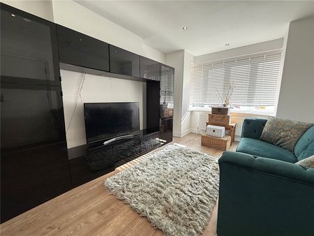 York Road, Camberley, Surrey, GU15 - Photo 2