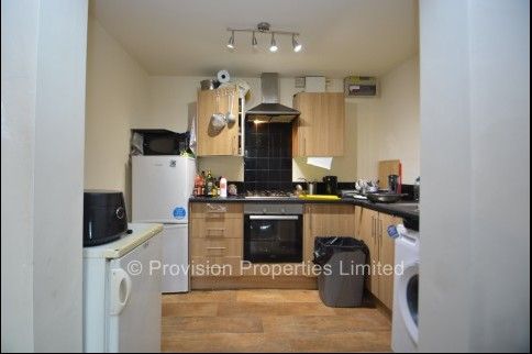 2 Bedroom Rentals in Leeds - Photo 1