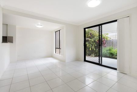 3 Bedroom Townhouse in Prime Location - Photo 4