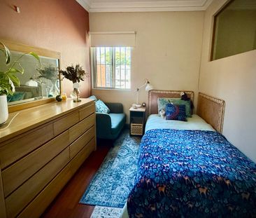 Redfern - Photo 2