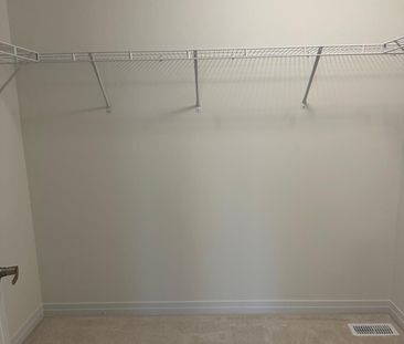 For Lease - 65 Velvet Way, Thorold, Ontario - Photo 4