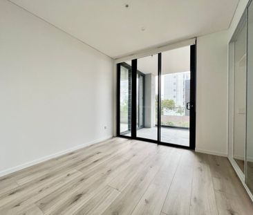 Modern and Spacious 2-Bedrooms - Photo 3