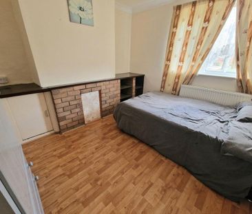 4 bedroom house share to rent - Photo 3