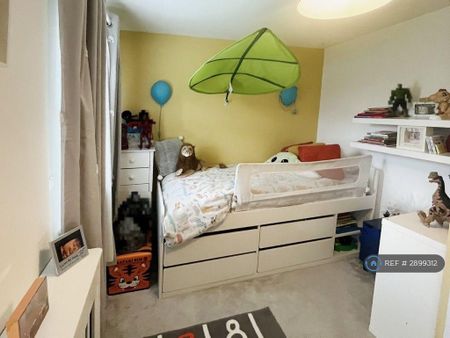 3 bedroom semi-detached house to rent - Photo 5