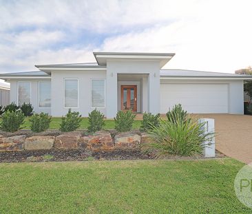 12 Yenda Avenue, Gobbagombalin NSW 2650 - Photo 6