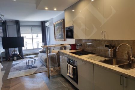 Appartement à louer à Paris 8Ème - Photo 2