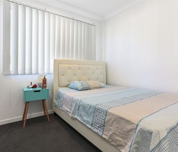 Modern 3 bedroom Town-house - Photo 4
