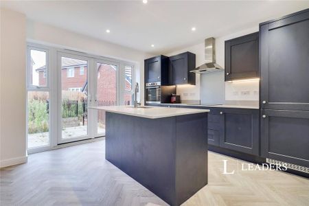 4 bedroom detached house to rent - Photo 5