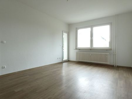 *** Endlich gefunden! 3 Raum Whg mit Balkon – tolle Lage!*** - Photo 2