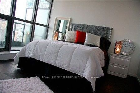 For Lease - 8 Charlotte Street Unit# 2003, Toronto, Ontario - Photo 5