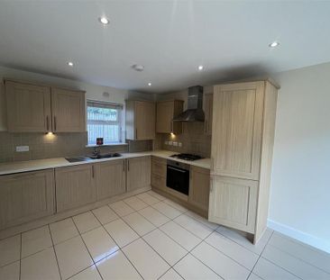 3 bedroom end of terrace house to rent - Photo 5