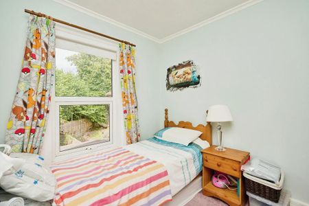 4 bedroom detached house to rent - Photo 4