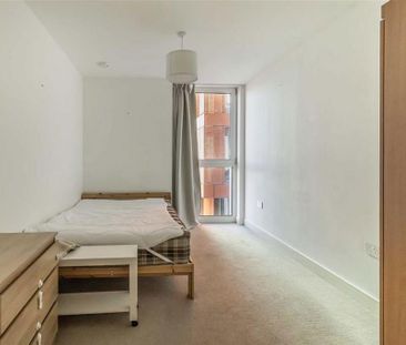 3 bedroom flat to rent - Photo 6