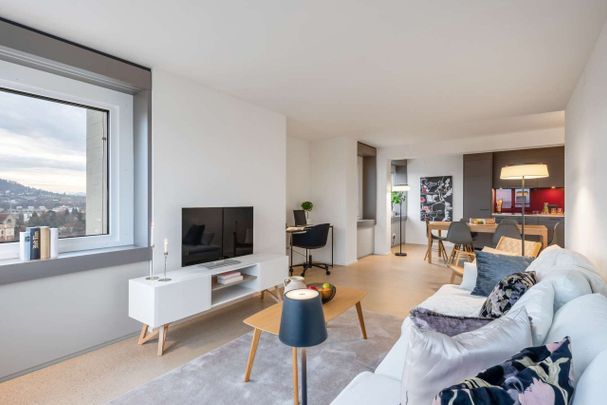 2.5 room apartment on the 24th floor - modern living with a fantastic view - Photo 1