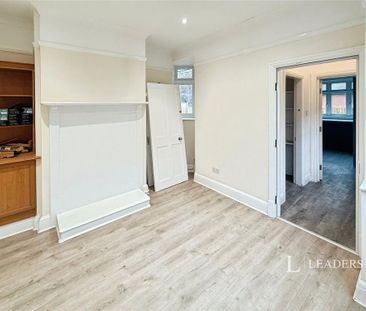 4 bedroom detached house to rent - Photo 4