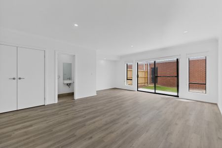 3 Fen Walk, Point Cook VIC 3030 - House For Rent | Domain - Photo 2