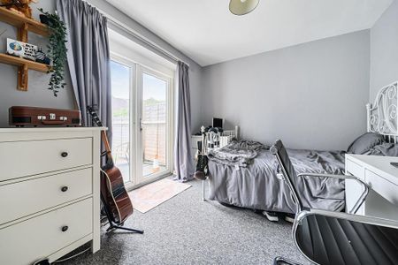 8 bedroom semi-detached house to rent - Photo 4