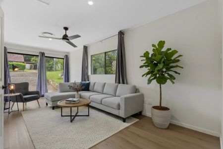 Stylishly Renovated Family Home Designed for Comfort, Space, and Easy Living. - Photo 2