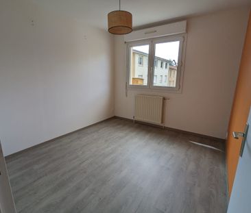 Location Appartement 4 pièces 75m² LA TALAUDIERE 42350 - Photo 2