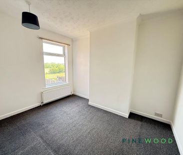2 bedroom semi-detached house to rent - Photo 4