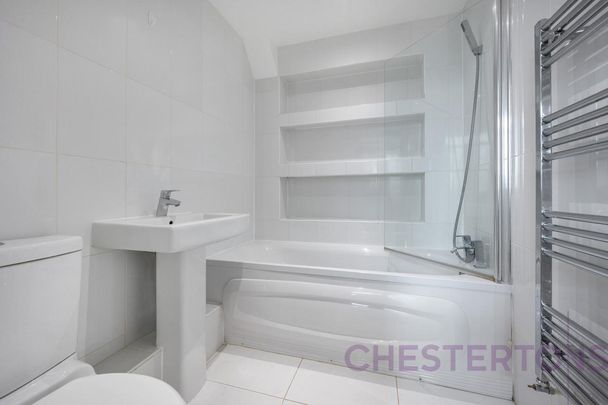 2 bedroom house in Lewisham - Photo 1