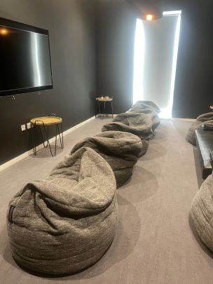 Bronze Studio - Photo 1