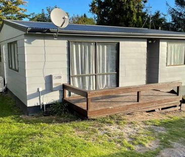 Safe Family living - 3 Bedrooms + LARGE Garage - Photo 5