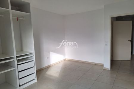 Location Appartement 3 pièces 56m² DRAGUIGNAN 83300 - Photo 3